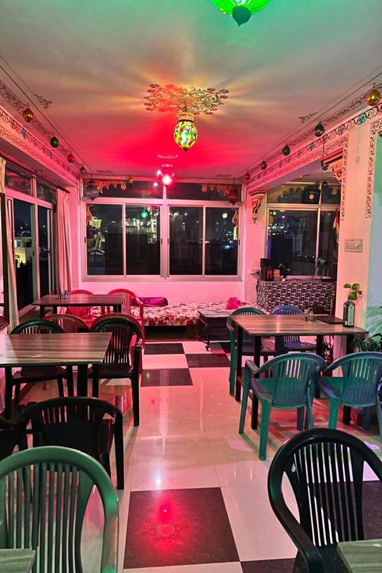 Nukkad Guest House Near City Palace Udaipur Exterior foto