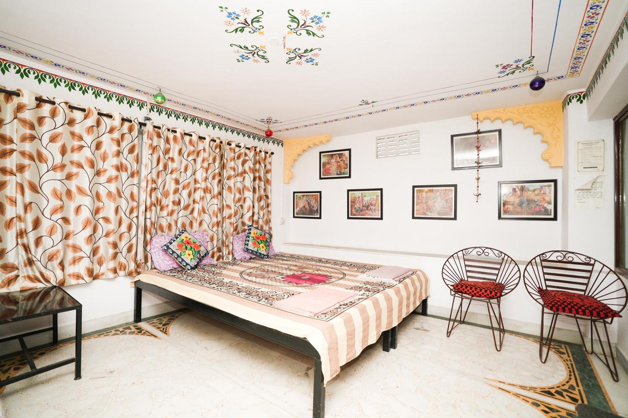 Nukkad Guest House Near City Palace Udaipur Exterior foto