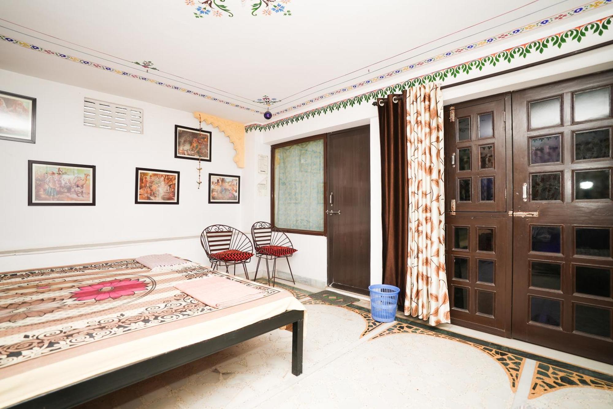 Nukkad Guest House Near City Palace Udaipur Exterior foto