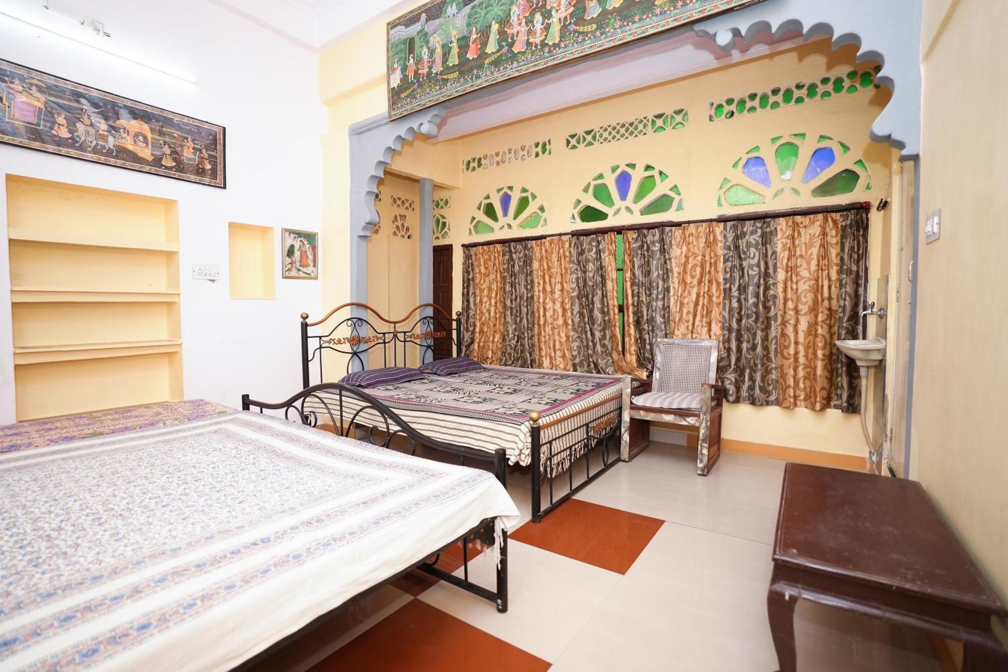 Nukkad Guest House Near City Palace Udaipur Exterior foto
