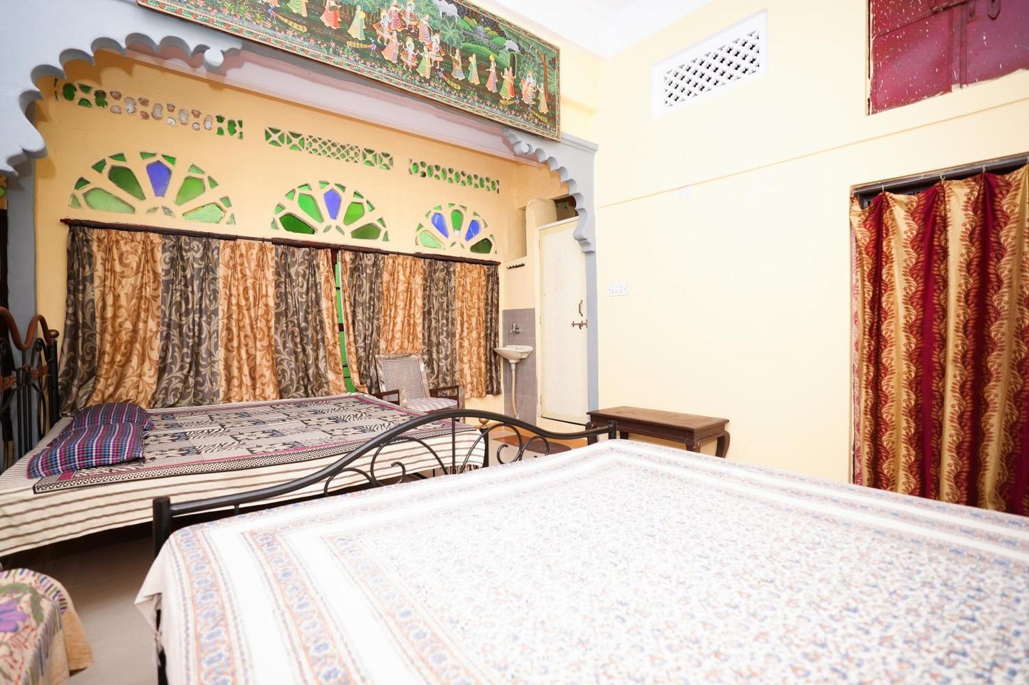 Nukkad Guest House Near City Palace Udaipur Exterior foto