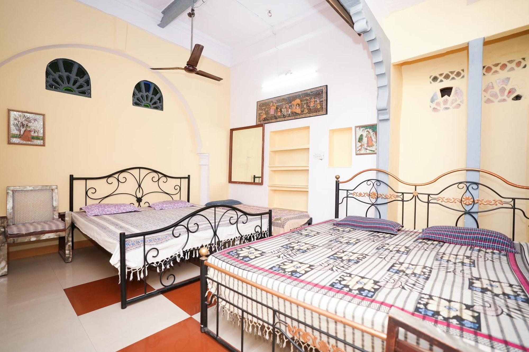 Nukkad Guest House Near City Palace Udaipur Exterior foto